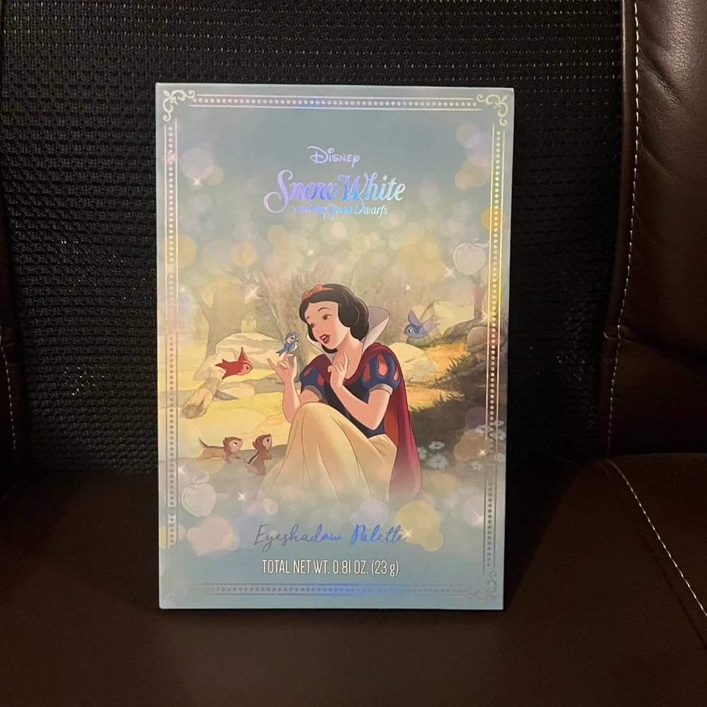 Disney - Snow White and the Seven Dwarfs Eyeshadow Palette - Taste Beauty